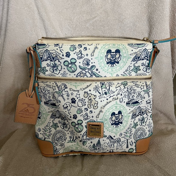 Large Disney Crossbody Bag. Disney Vacation Club. New. Never used. - Picture 1 of 4